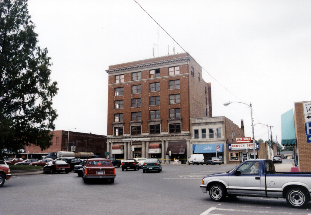 On the square Benton, IL I've been worried about the Wood … Flickr