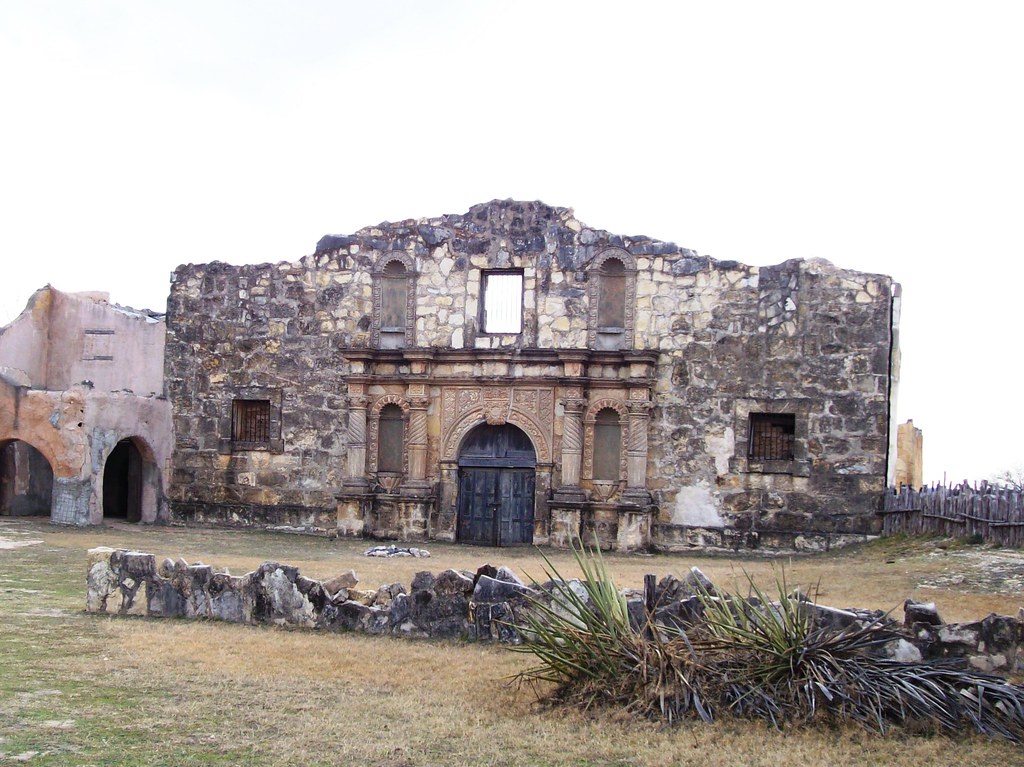Facade of the movie set Alamo at Alamo Village (alamovilla… Flickr