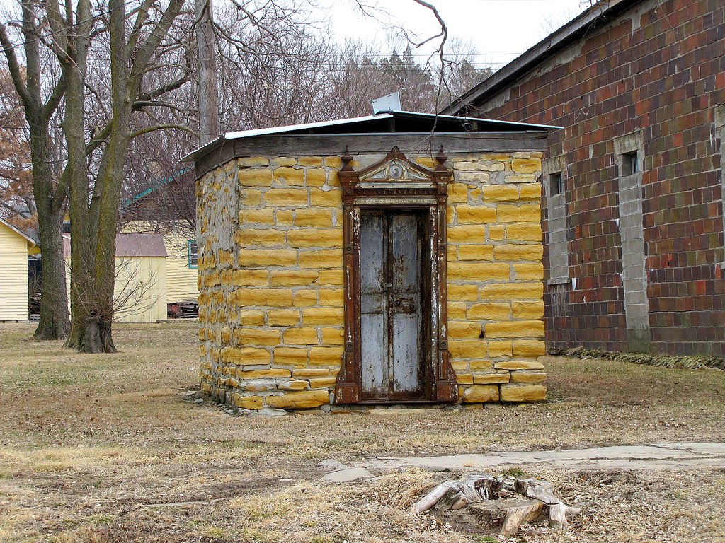 Cuban prison The old stone jail in Cuba, Kansas. jimsawthat Flickr