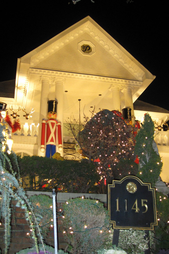 NYC Brooklyn Dyker Heights Christmas Lights 2008 Flickr