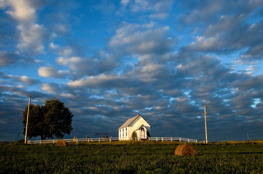 Shawville, Quebec, Canada, 2007 Church at dusk among the f… Flickr