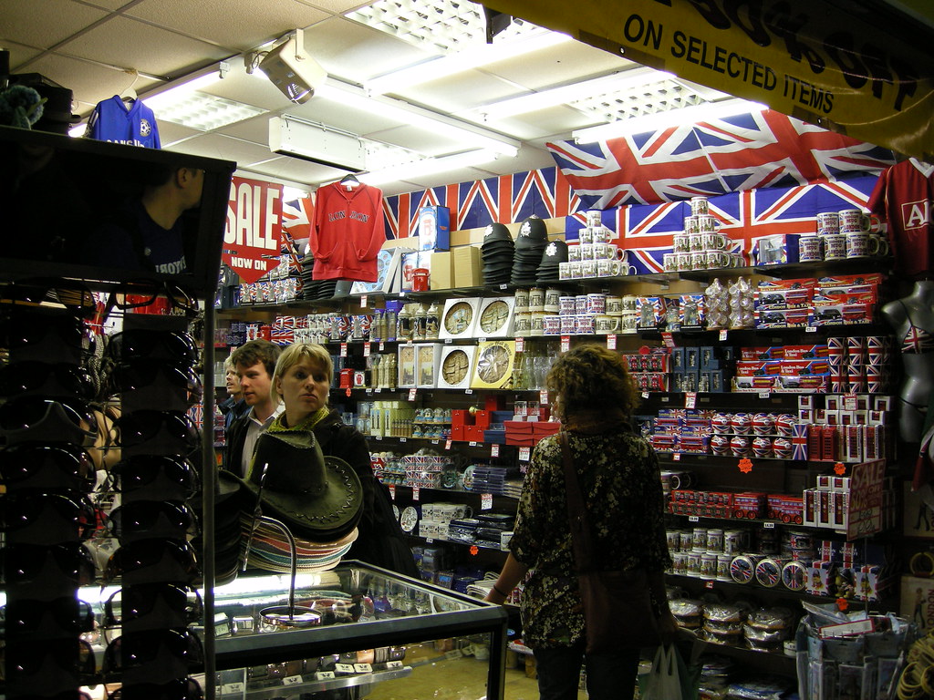 Souvenir shop London, UK [31] Aurelijus Valeiša Flickr