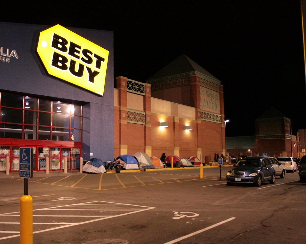 Best Buy 281 The Night Before 'Black Friday' Richfield,… Flickr