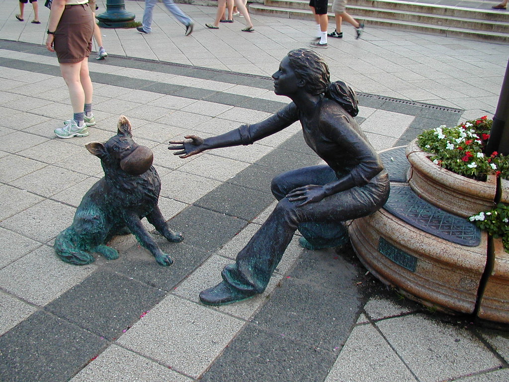 Statue of Girl and Dog MRHG2008 Flickr