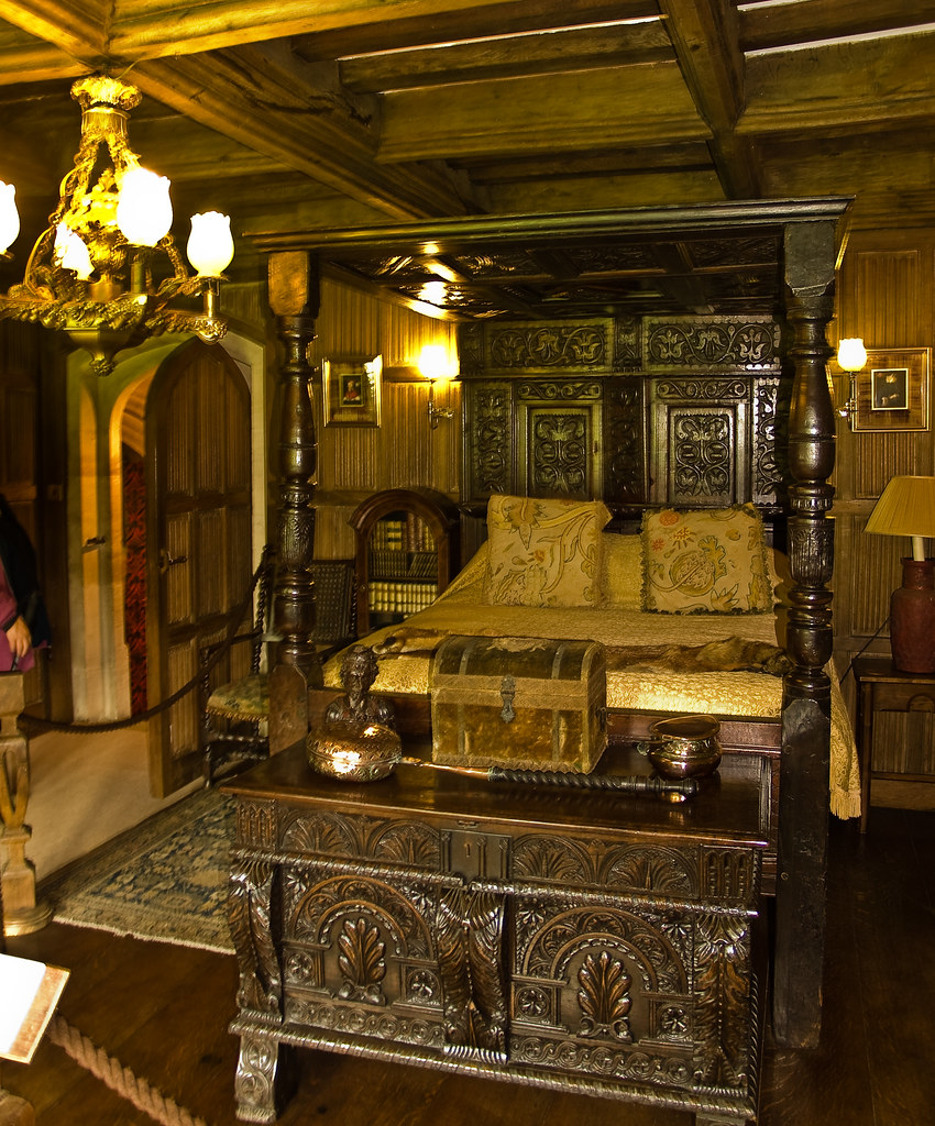 Fourposter bed at Athelhampton House in Dorset Athelhampt… Flickr