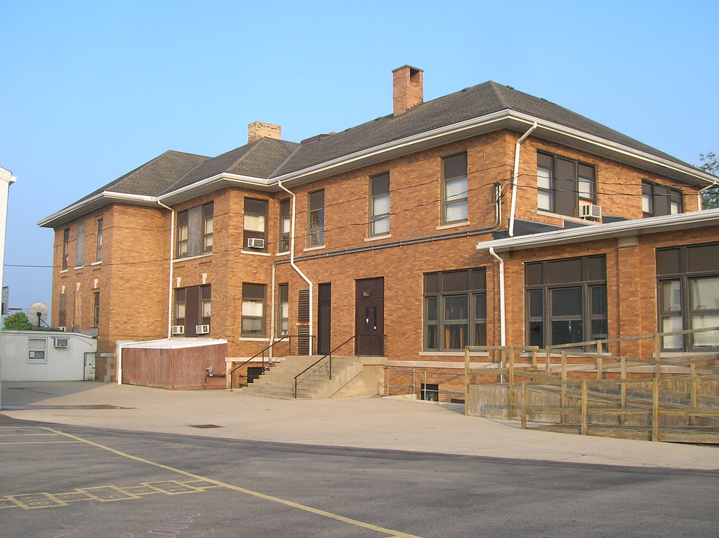 083008 Bloomingburg SchoolBloomingburg, Ohio Aaron Turner Flickr