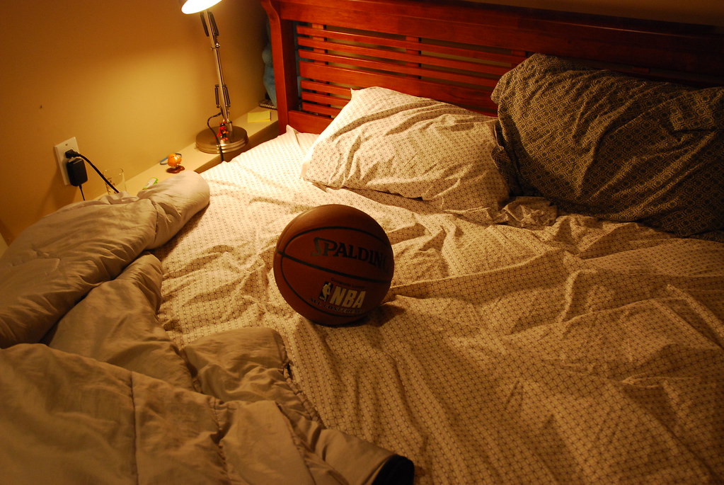 Has Shaquille O'Neal been around on my bed? Travis Nicholson Flickr