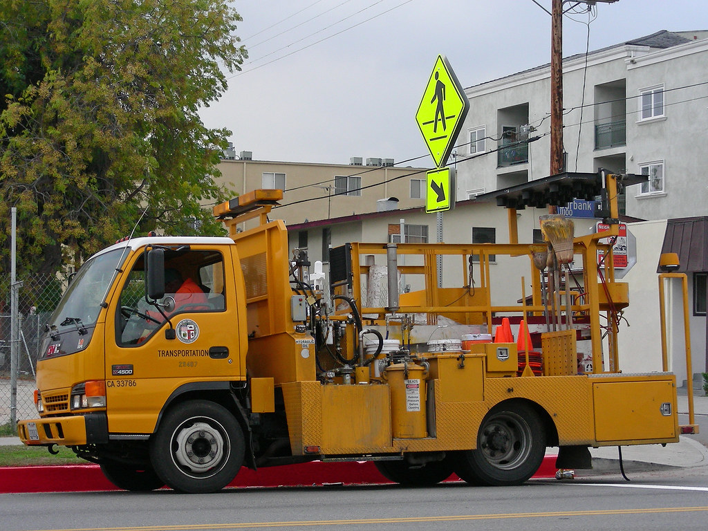 LA Street Crew A GMC road striping truck of the City of Lo… Flickr