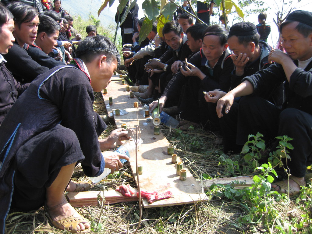 Black Hmong funeral drinking rice wine Steven Daiber Flickr