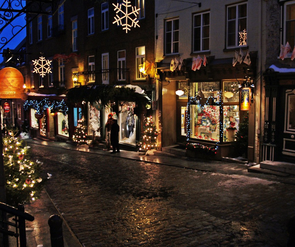 Christmas night at Old street in QuebecCity Christmas nig… Flickr