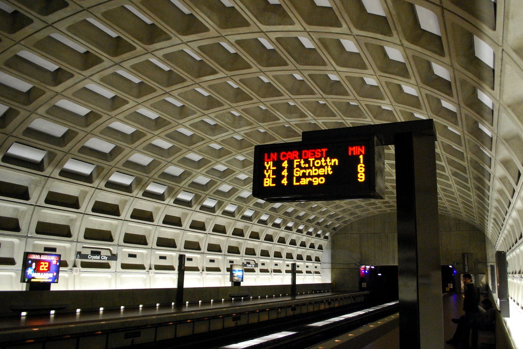Crystal City Metro Station It's rare to see a Yellow Line … Flickr