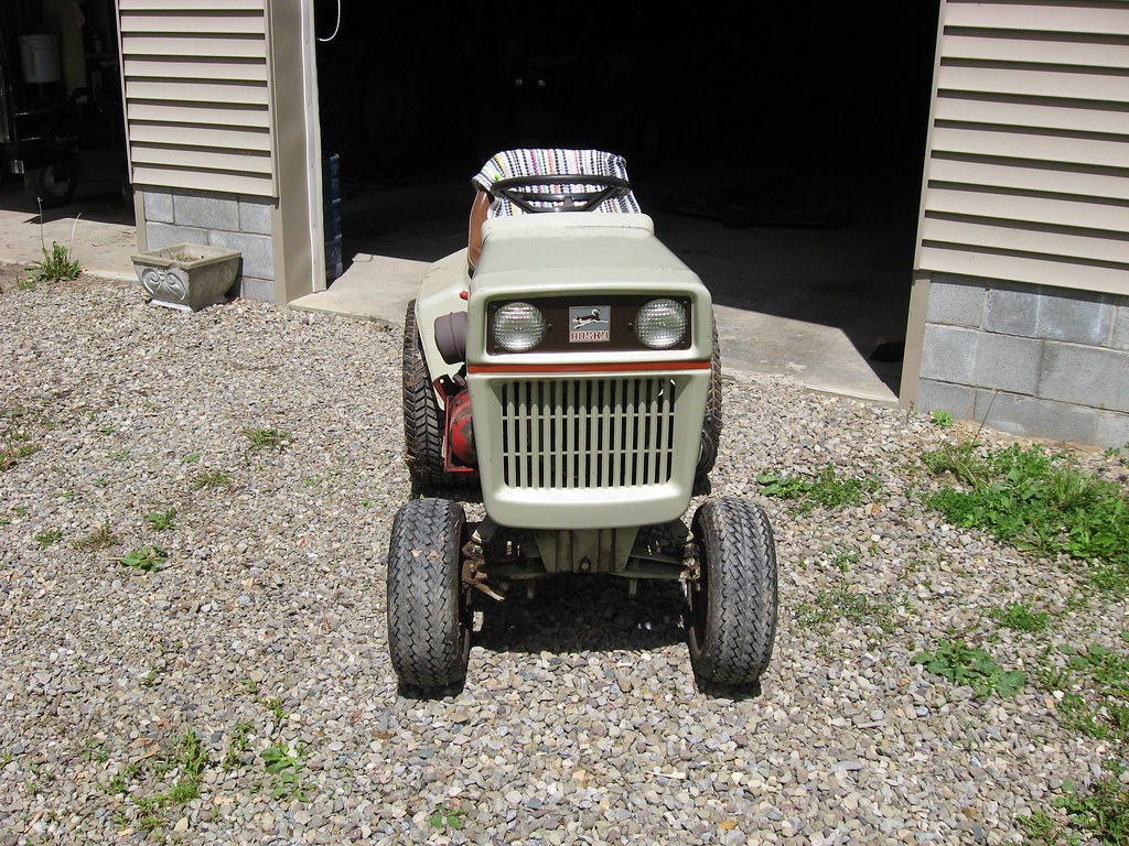 Bolens 1254 First time it had been running in a year. ford8n Flickr