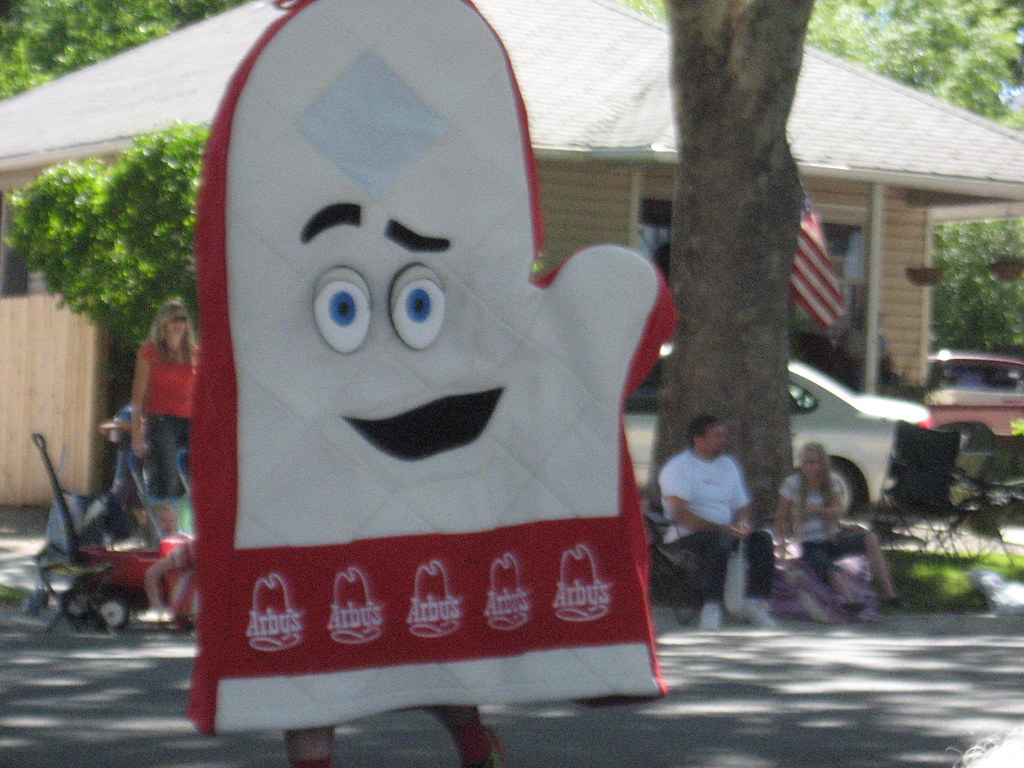 Peach Days 08 (25) I'm thinking that being the Arby's mitt… Flickr