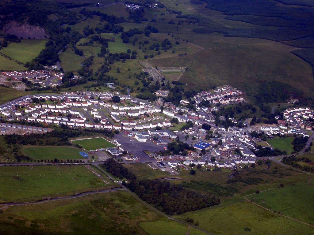Dalmellington An aerial view of Dalmellington, Ayrshire, 9… Flickr