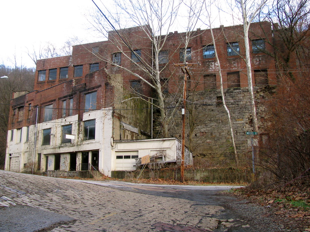 Rock Point Road Wheeling, WV Abandoned Building. Ryan Stanton