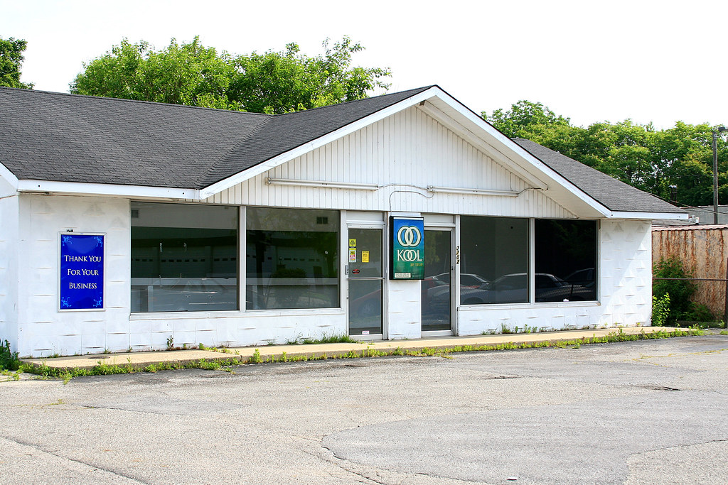 Formerly Roselyn Bakery Outlet Store E. 10th St. Indianapo… Flickr