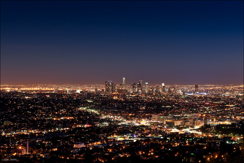 Los Angeles Downtown by night After a week of rain, Los An… Flickr