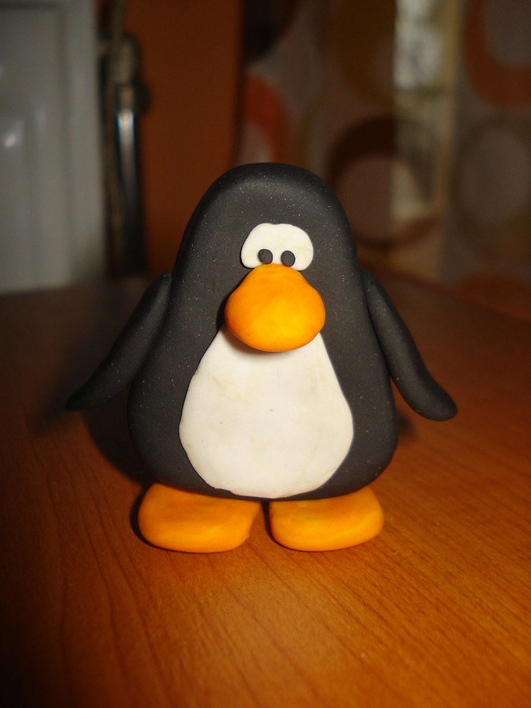 fimo club penguin (polymer clay) I made this club penguin … Flickr