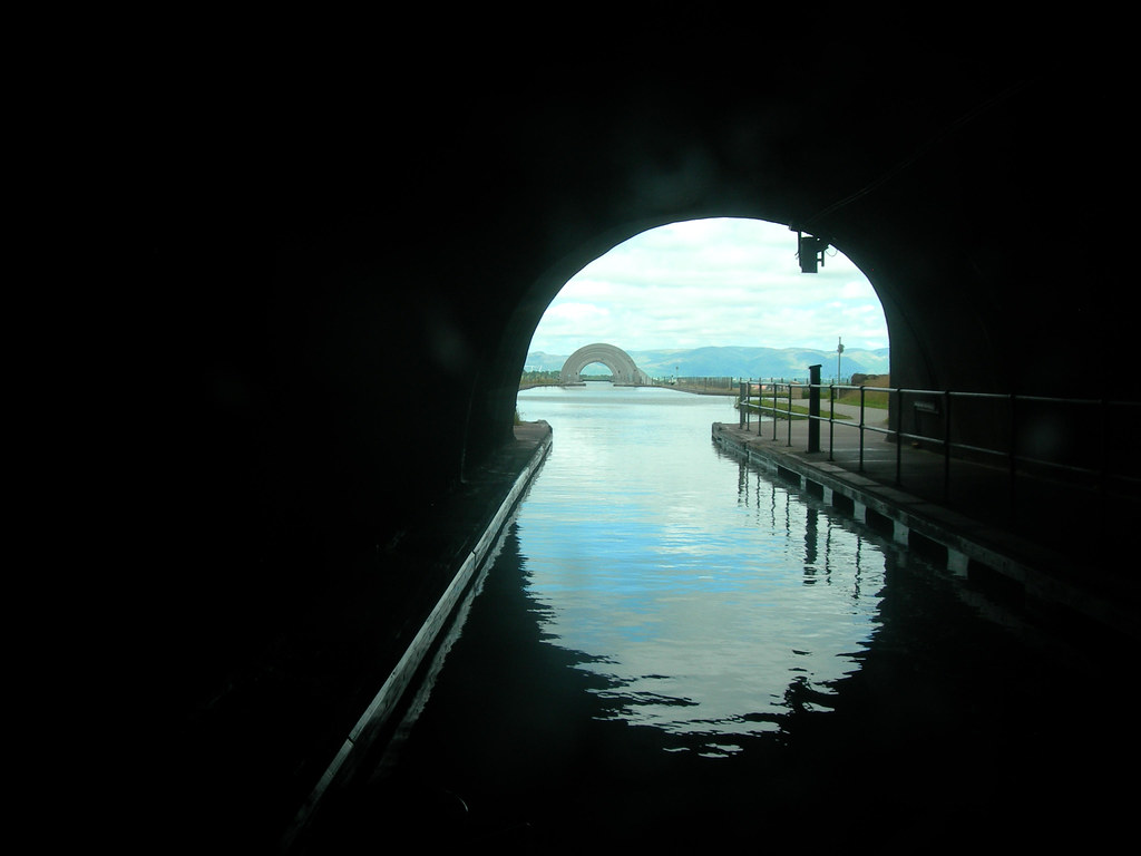Tunnel under the Antonine Wall on the Forth and Clyde Cana… Flickr