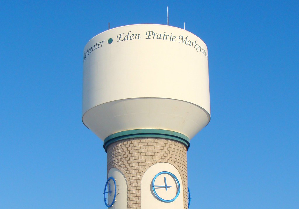 Eden Prairie, Minnesota Eden Prairie clock water tower, ne… Flickr