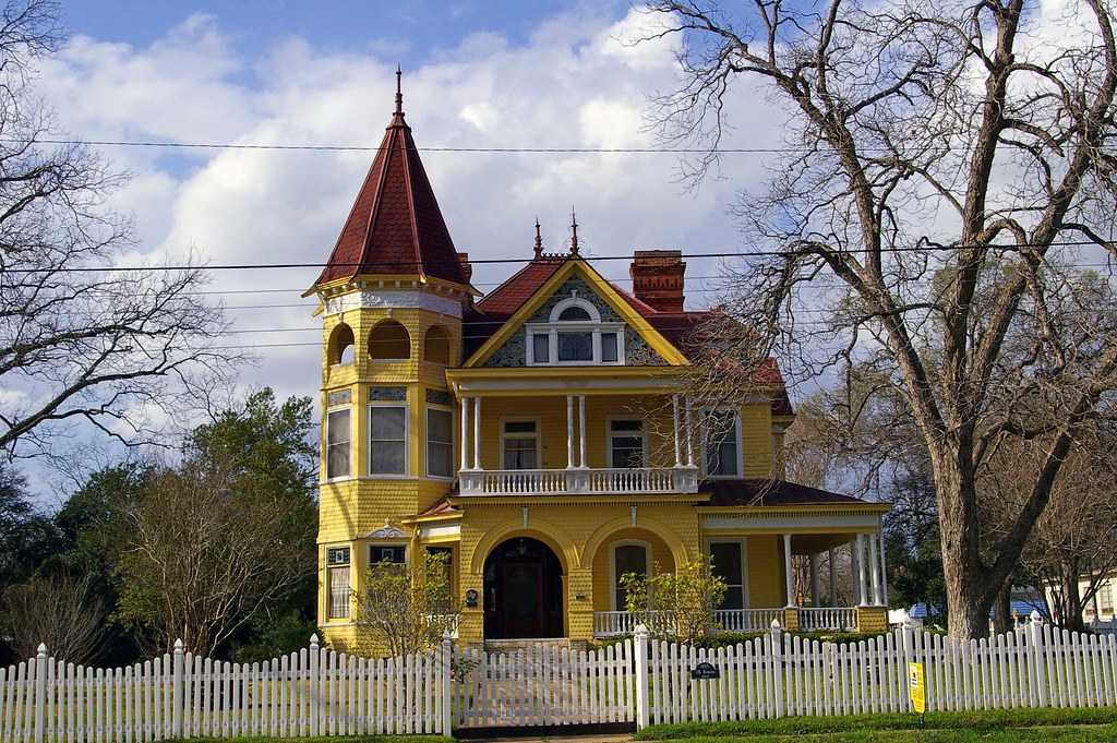 Kennard House of Gonzales, Texas Jim&Connie Flickr