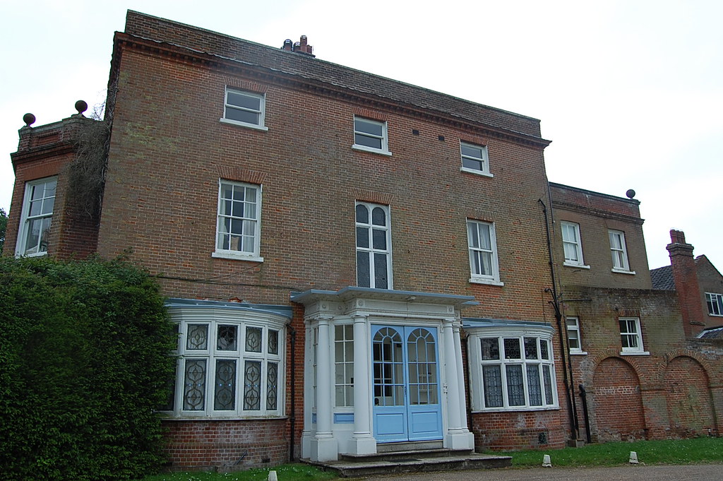 Ditchingham House, Norfolk Ditchingham lies on the Norfolk… Flickr