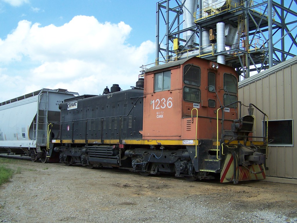 Iowa River Railroad's SW1200RS 1236, Steamboat Rock, IA, … Flickr