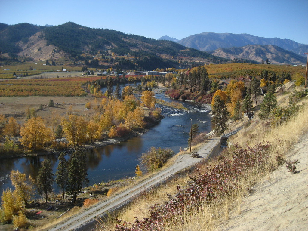 Wenatchee River Valley near Dryden, WA It was another of t… Flickr