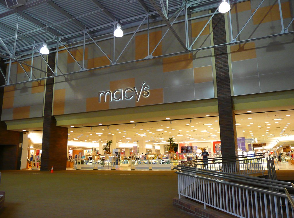 Los Angeles, CA Macy's (Broadway) Plaza This supposedly wa… Flickr