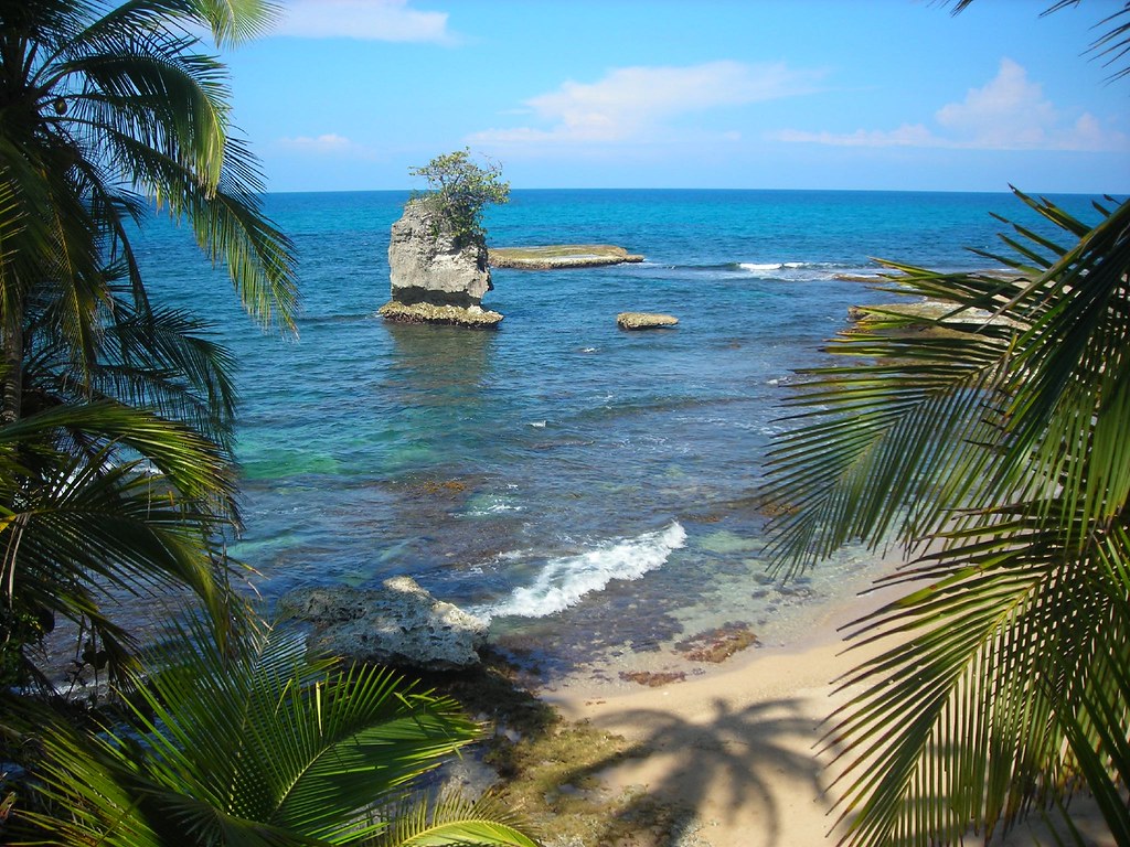 Costa Rica, Limón, Playa Manzanillo 05 pabluko Flickr