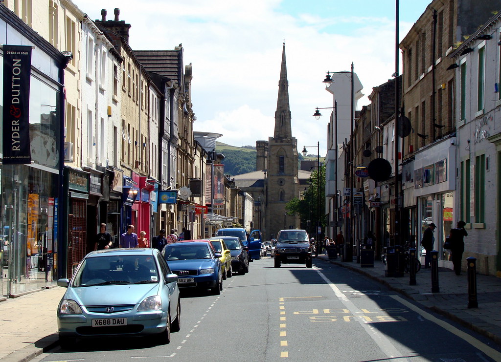 Huddersfield Town Centre A street in the centre of Hudders… Flickr