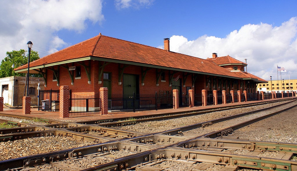 Cotton Belt Depot with Double Diamonds TYLER, TEXAS. Built… Flickr