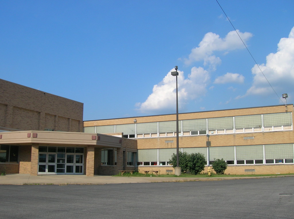 071608 Lakeview High SchoolCortland, Ohio (2) oldohioschools Flickr