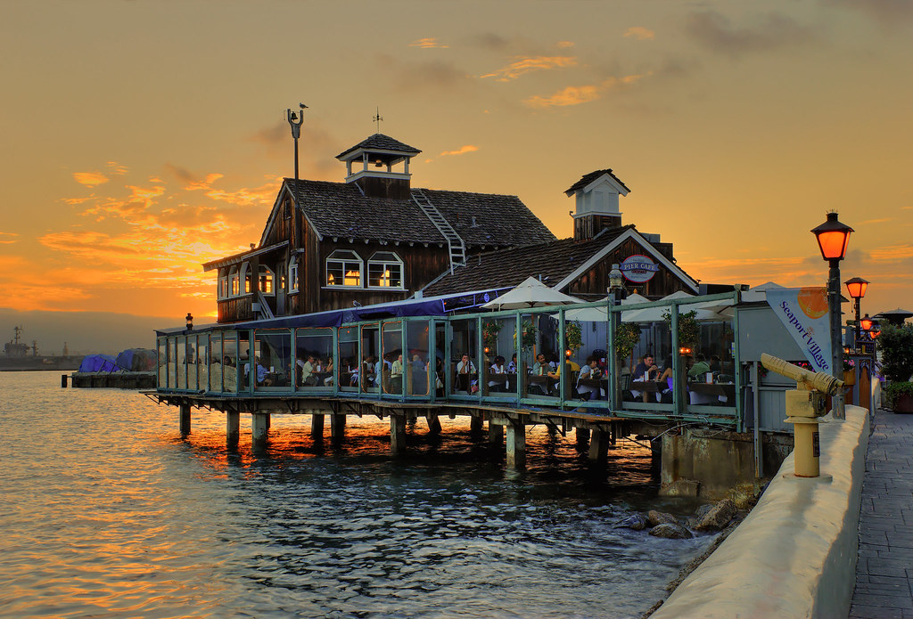 San Diego Pier Cafe Veiw of the San Diego Pier Cafe, a lan… Flickr