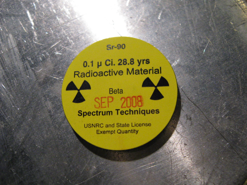 Sr Strontium 90 periodic table of elements Strontium