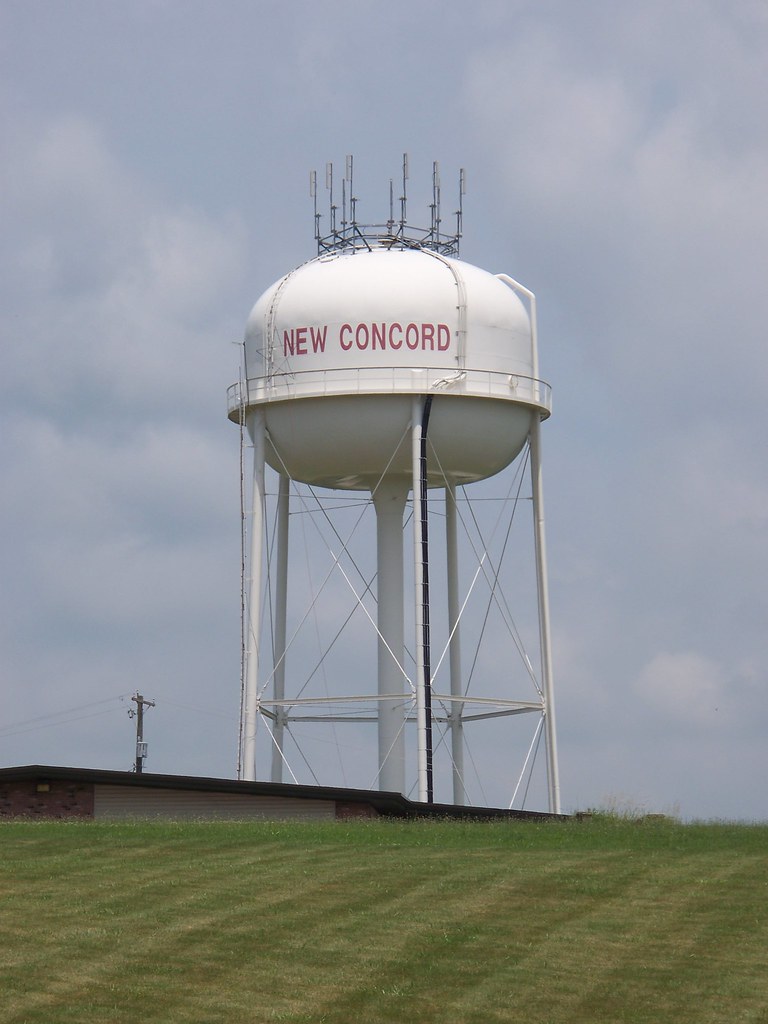 OH New Concord Water Tower Water tower in New Concord, O… Flickr