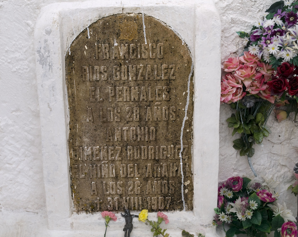 Tumba de El Pernales y El Niño del Arahal Francisco Rios G… Flickr