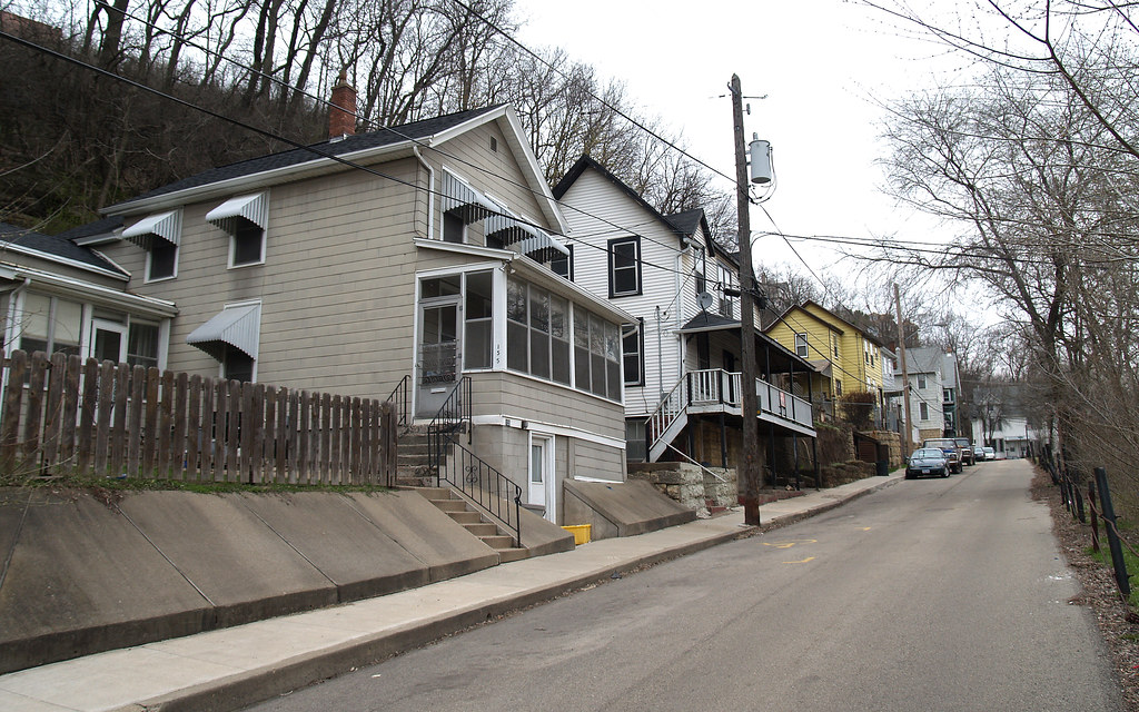 Dubuque Iowa Old Homes on Steep Road This is a neat city. … Flickr