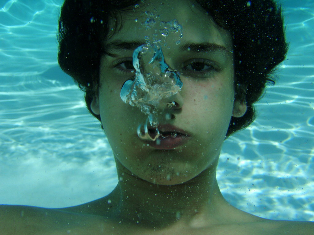NJ Underwater The boys were playing in the pool with the w… Flickr