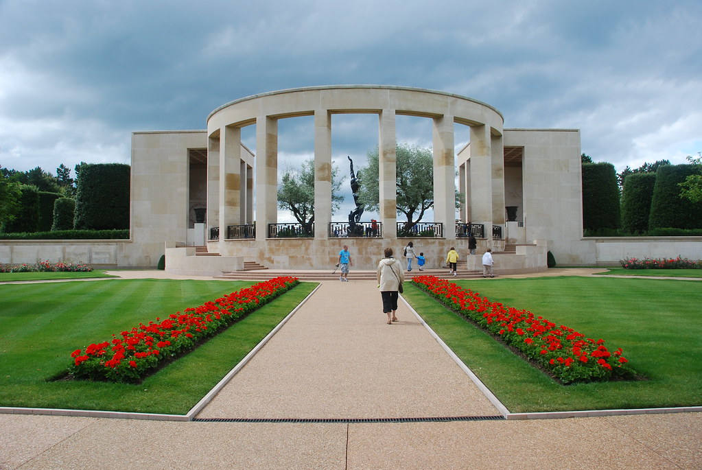 Memorial at American military cemetery in Normandy, France… Flickr