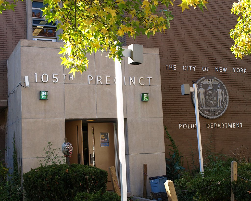 P105 YPD Police Station Precinct 105, Queens Village, Quee… Flickr