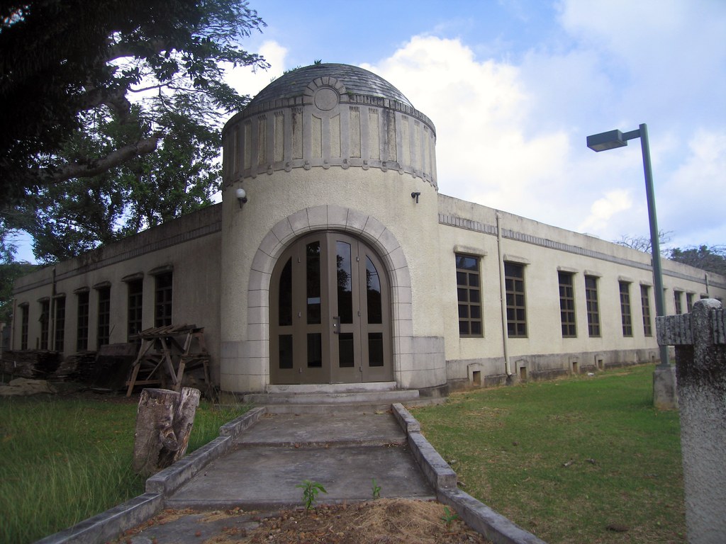Saipan Old Japanese Hospital Old Japanese hospital on Sai… Flickr
