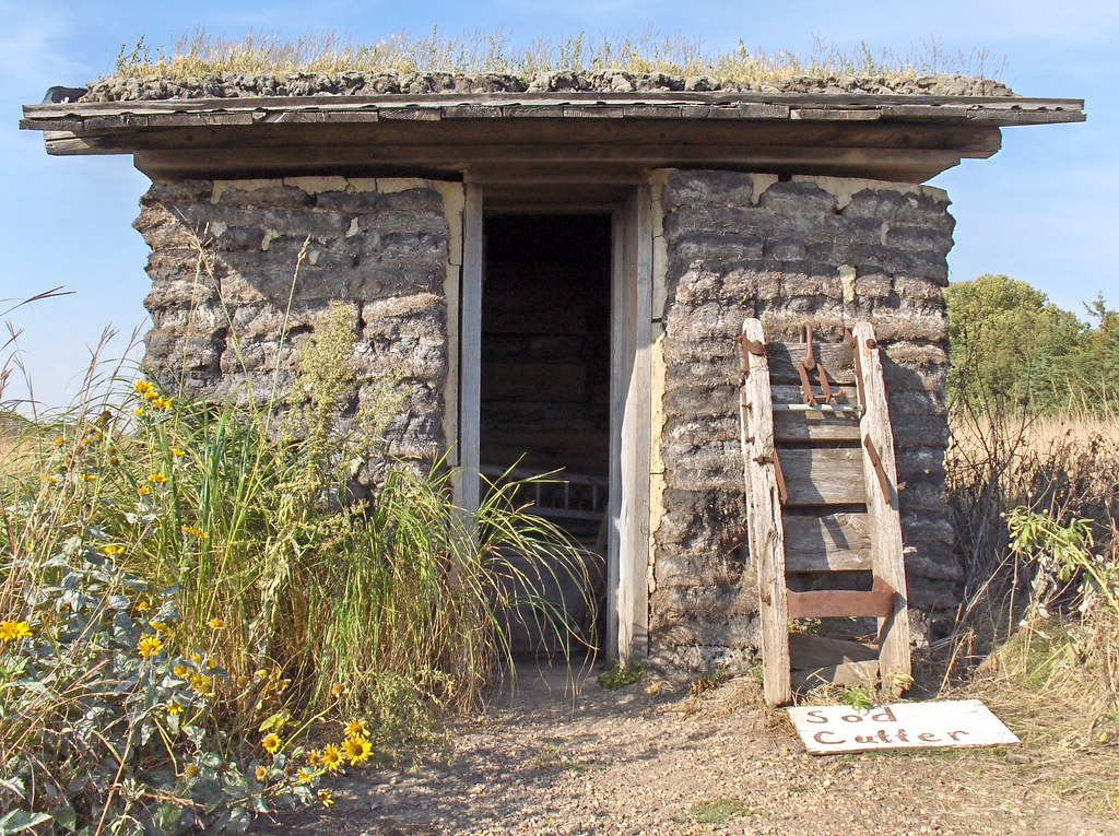 Sod Shed; Sod House on the Prairie; Sanborn, MN Leaning ag… Flickr