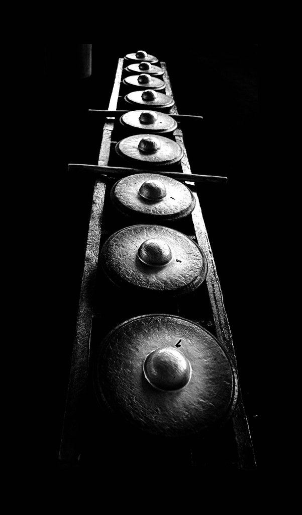 GAMELAN GONG TYPE A gong is an East Asian musical instru… Flickr
