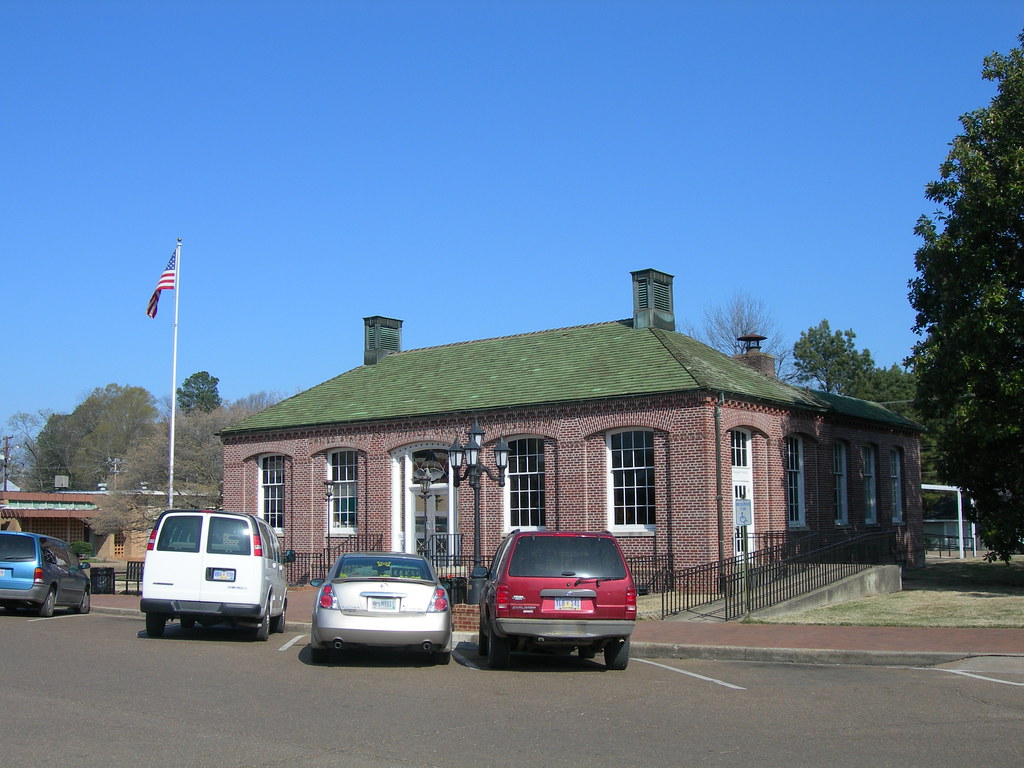 Charleston, Mississippi 38921 Built in 1938. Jimmy Emerson, DVM