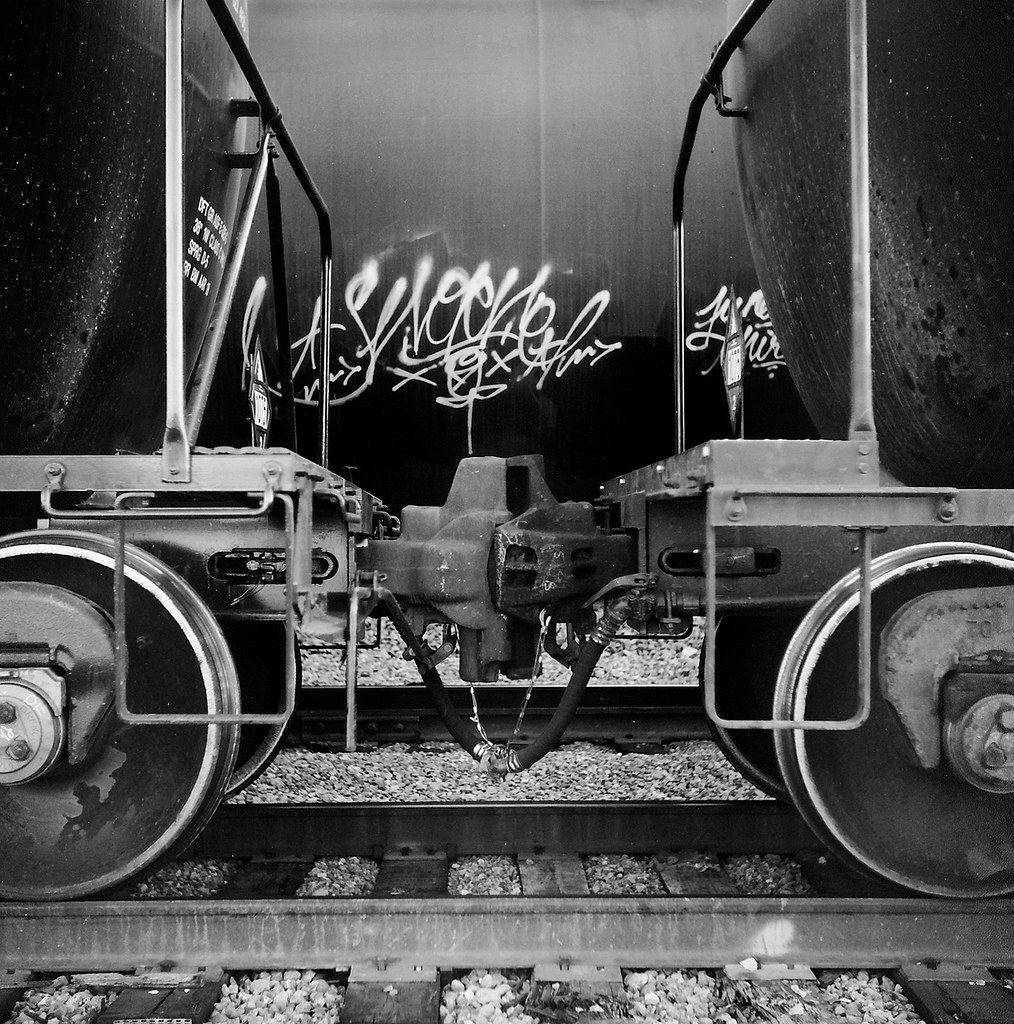 Train car connectors Train cars ready to depart from the M… Flickr