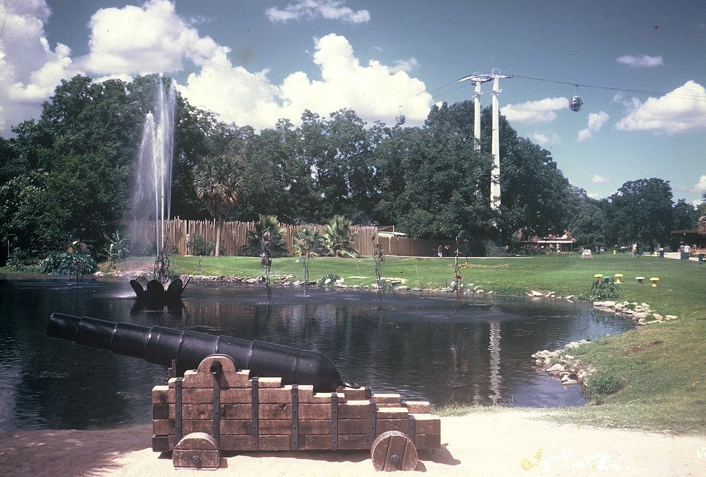 San Marcos, TX, 1971 Aquarena Springs in San Marcos, Texas… Flickr