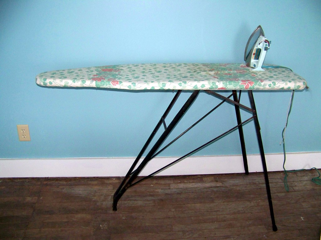 Vintage Ironing Board They don't make them like they used … Flickr