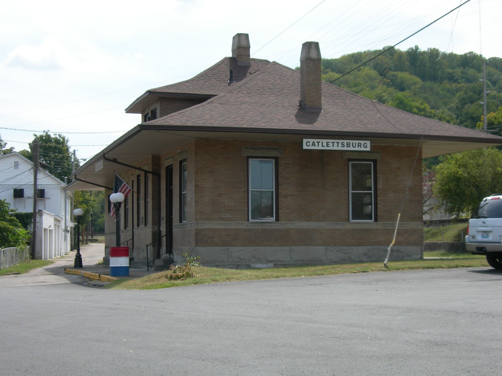 Catlettsburg Train Depot Catlettsburg, Kentucky Built in 1… Flickr