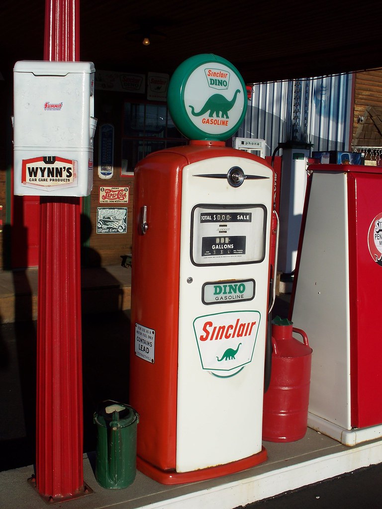 OH Bucyrus Sinclair Gas Pump 3 Old Sinclair gas pump on … Flickr